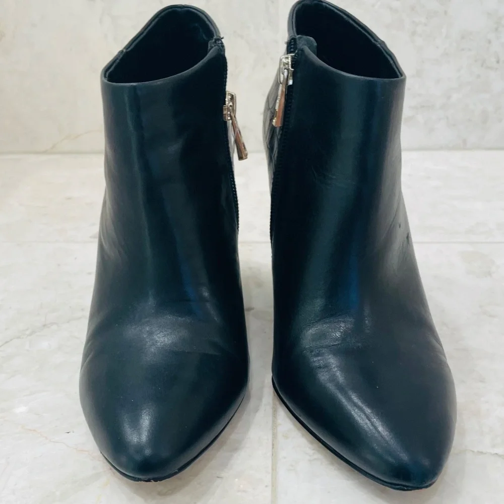 ANN TAYLOR {7.5} Black Leather Wedge Bootie Shoes Embossed "Lottie" - Picture 5 of 9